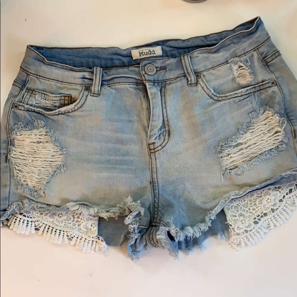Super cute jean shorts!